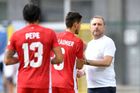Reprezentační trenér Malty je podezřelý, že sexuálně obtěžoval fotbalisty