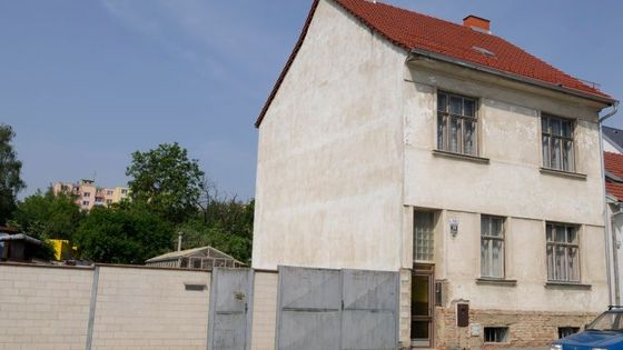 Podívejte se, jak žil otrokář se svou sektou