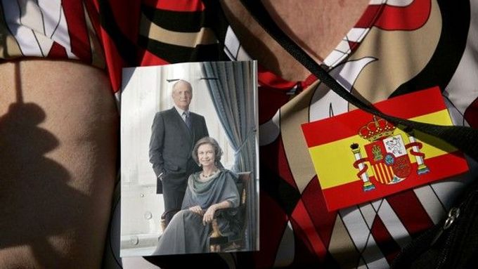 Fotografie s královským párem - panovníkem Juanem Carlosem a jehochotí Sofií