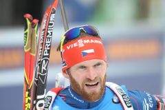 Závod s hromadným startem mužů ovládl norský biatlonista Bö, Šlesingr dojel osmý