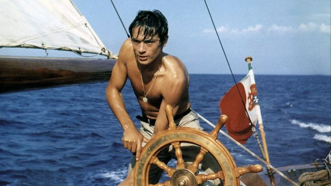 Alain Delon ve filmu V plném slunci.