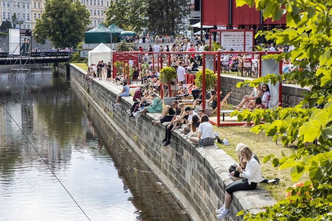 Snímek z karlovarského festivalu.