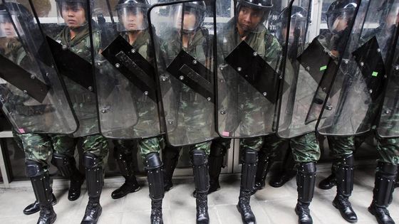 Bojiště Bangkok. Policie tvrdě zasáhla proti demonstrantům