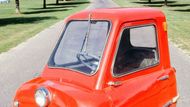 Peel P50 se v roce 2010 zapsal do Guinnessovy knihy rekordů jako nejmenší sériové auto na světě. Tříkolka má na délku jen 134 cm, přesto jezdí až 60 km/h. Zajímavostí je chybějící zpátečka, při potřebě jejího využití je prostě třeba lehké auto přesunout ručně. Na ostrově Man se auto původně vyrábělo mezi lety 1962 a 1965, v roce 2011 ale byla výroba, ručně a na zvláštní objednávku, obnovena - nejprve s benzinovým a později i elektrickým motorem. Autocar v lednu 2018 psal o tom, že ročně se prodá asi 15 nových P50.