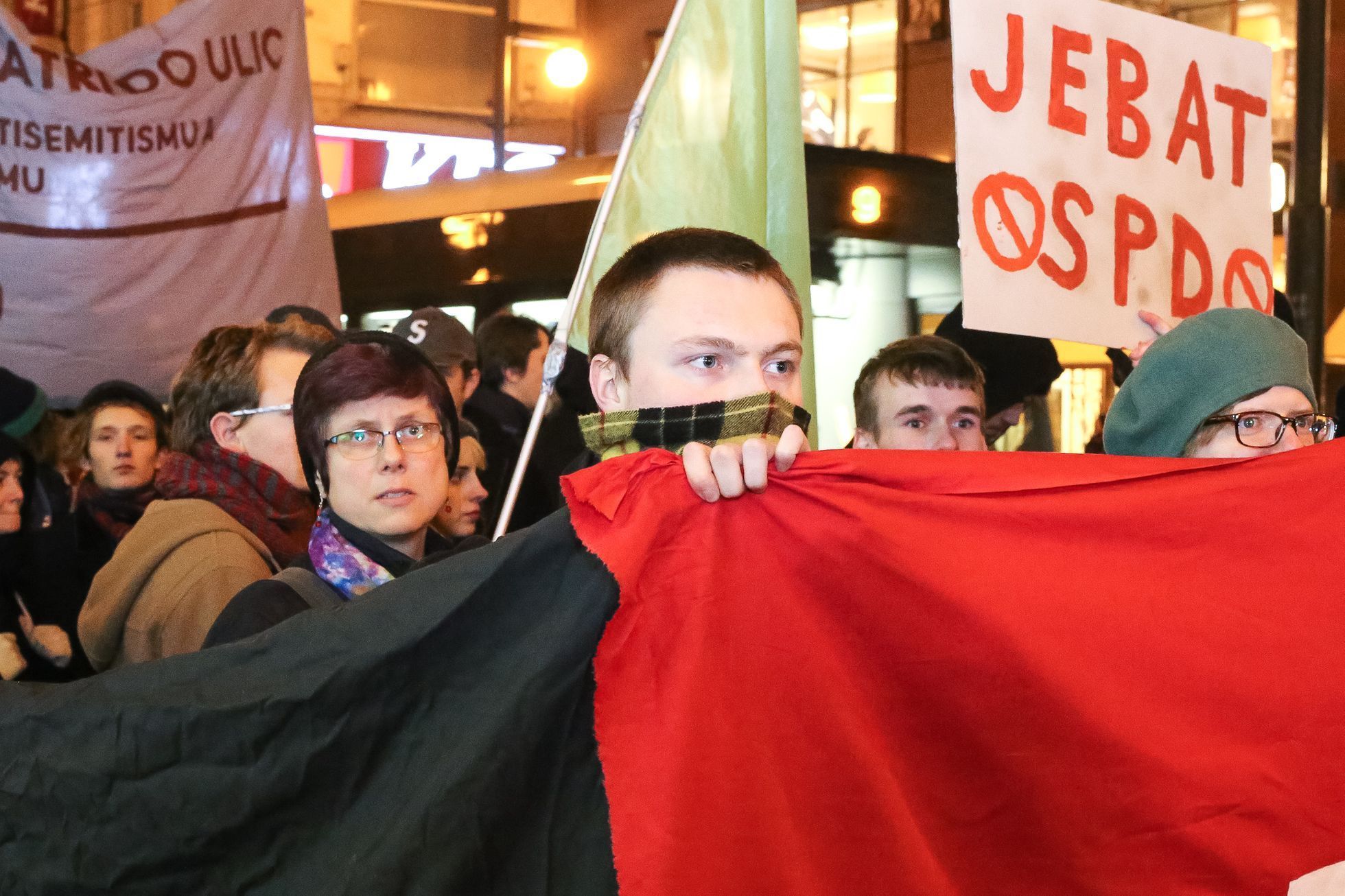 Demonstrace levicových uskupení proti sjezdu SPD a dalších ultrapravicových stran