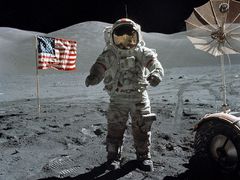 Vzorky pro nynější rozbory přivezli astronauti z Mise Apollo.