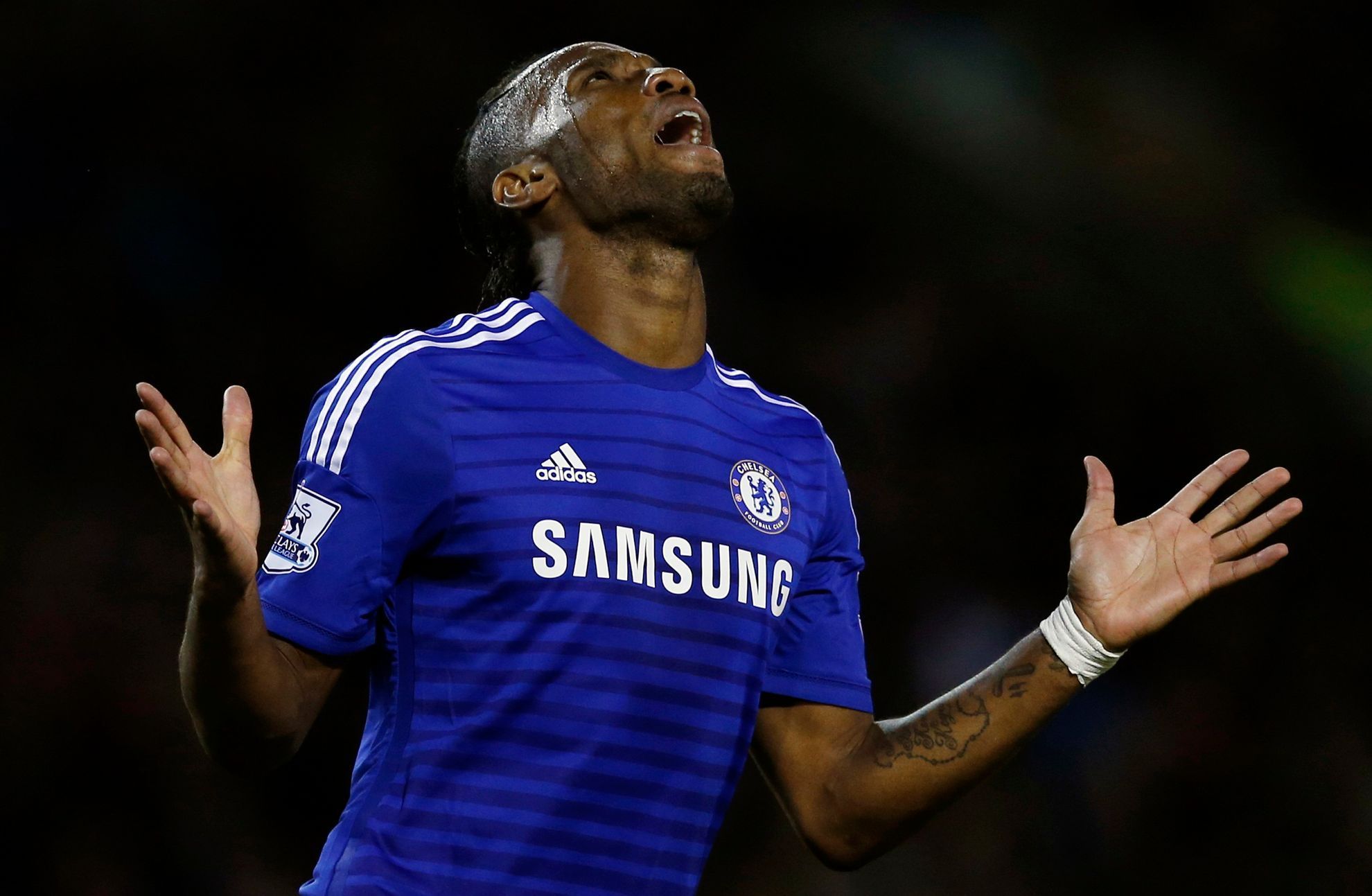 Didier Drogba při své obnovené  premiéře za Chelsea