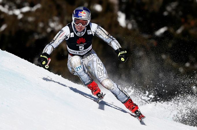 Ester Ledecká při sjezdu v Crans Montaně 2021