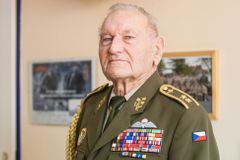 Zemřel Jaroslav Klemeš. Poslednímu žijícímu parašutistovi vysazenému v protektorátu bylo 95 let