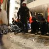 Řecký parlament schválil úspory, v ulicích byly protesty