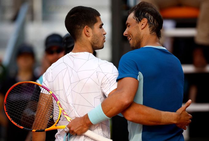 Carlos Alcaraz a Rafael Nadal po čtvrtfinále na turnaji v Madridu 2022.