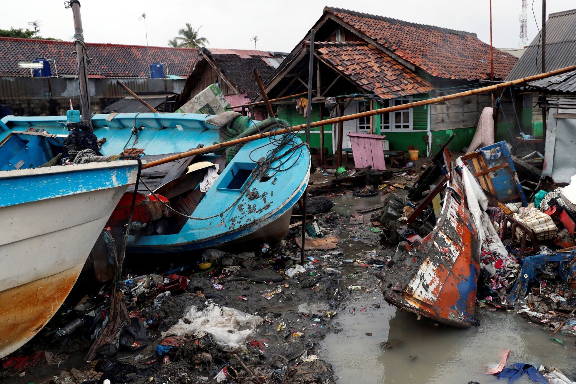 Indonésie tsunami po výbuchu sopky Krakatoa prosinec 2018