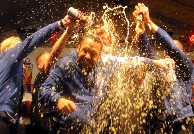 Pavel Horváth a Pavel Vrba slaví titul na náměstí v Plzni