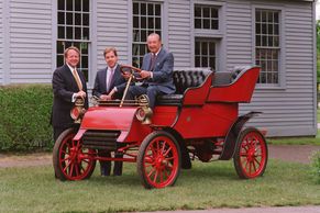 Kdyby zubař nezaplatil, Ford by zbankrotoval. Přesně před 115 lety Henry Ford prodal své první auto