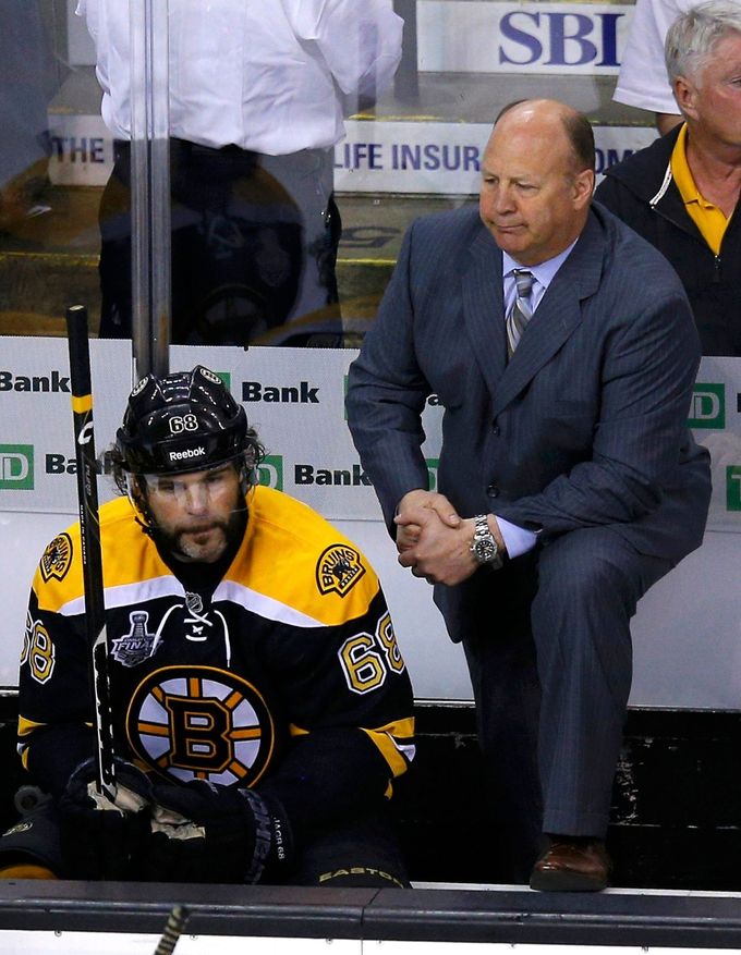 Jaromír Jágr v dresu Bostonu a trenér Claude Julien