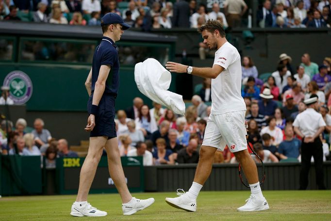 Wimbledon 2016: Stan Wawrinka a podavač míčků