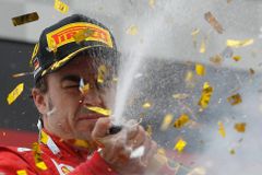 V Německu slaví Alonso. Vettel se propadl na páté místo