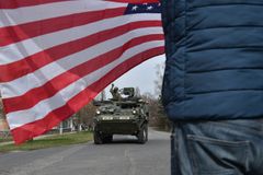 Pobyt amerických vojáků v Česku bude snazší. Vláda schválila obrannou dohodu s USA