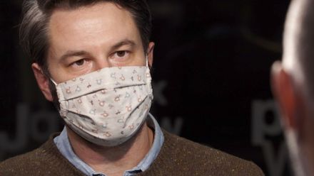 Málo se testuje, opatření zjevně nestačí, Vánoce budou letos jiné, říká biochemik