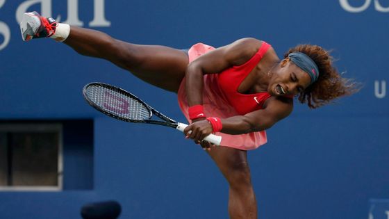 FOTO Serena se prořvala a proskákala k obhajobě na US Open