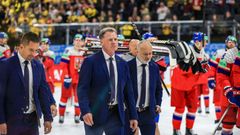 Radim Rulík s asistenty po vyřazení ve čtvrtfinále MS 2025