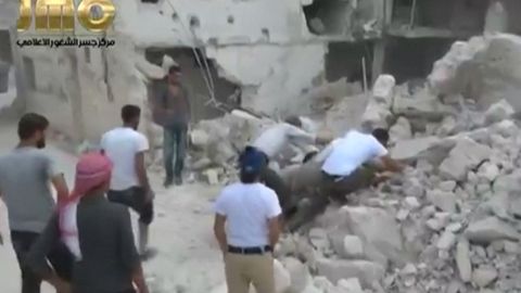 Amatérská videa mají dokazovat důsledky ruských náletů v Sýrii