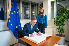Konec obchodu s nepřáteli a obnova Ukrajiny. Česko se chystá na předsednictví EU