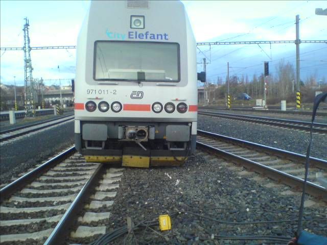 Vykolejený vlak u Kolína