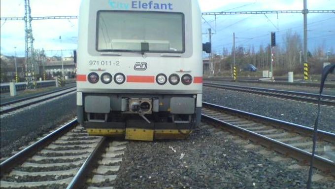 Vykolejený vlak v Kolíně
