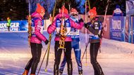 O triumf v posledním závodě před mistrovstvím světa. se postaralo Kvarteto Eva Puskarčíková, Lucie Charvátová, Gabriela Soukalová a Veronika Vítková.