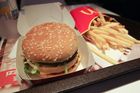Hamburgery mohou zdražit. McDonald´s bojuje s nedostatkem zaměstnanců i rostoucí cenou masa