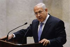 Izrael má novou vládu, premiér slibuje Palestincům mír