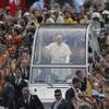 Papež František na své první zahraniční cestě