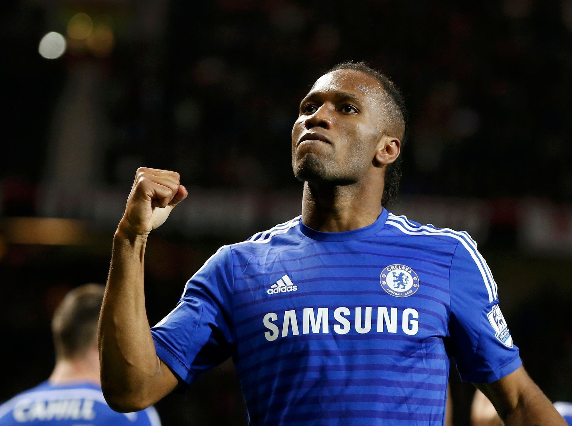 Didier Drogba slaví gól Chelsea