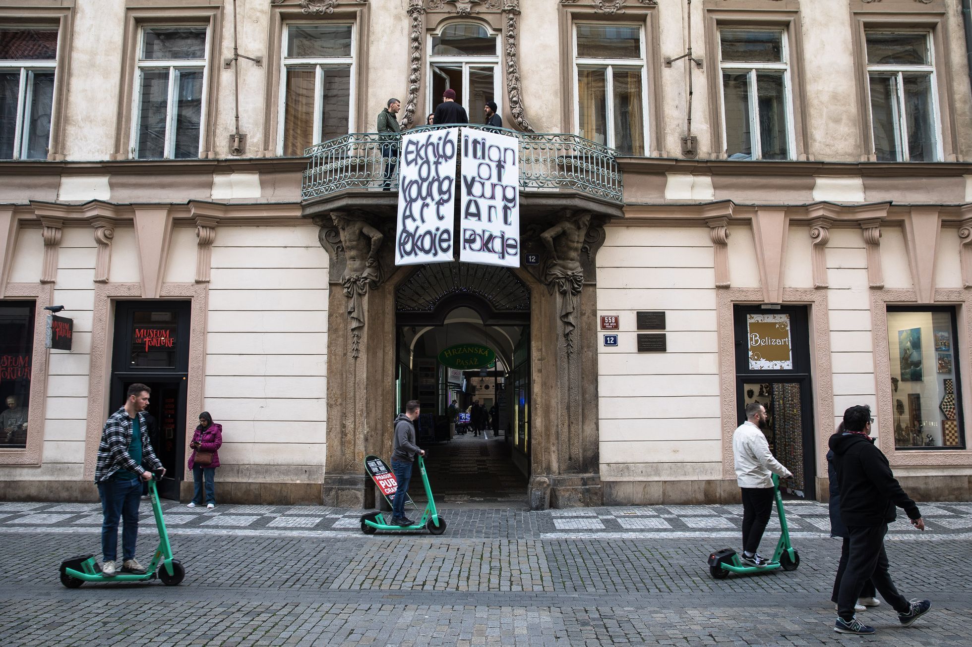 Výstava studentského umění Pokoje 2022
