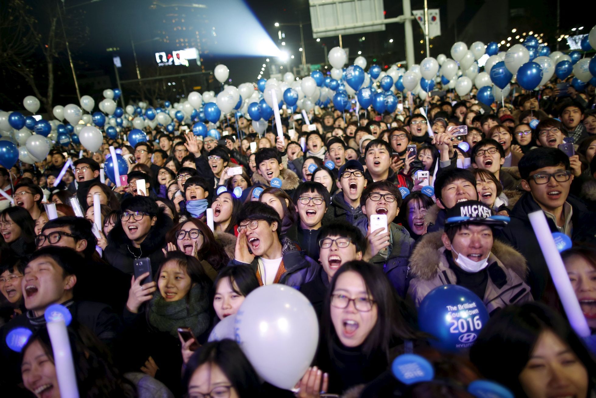 Odpočítávání posledních vteřin roku 2015 v jihokorejském Soulu.