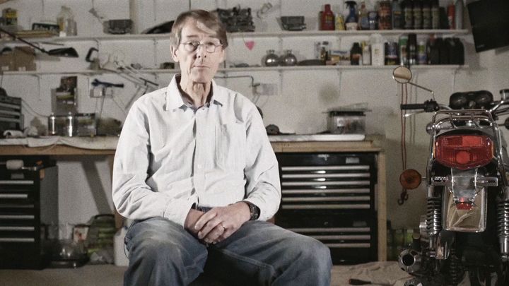 Tvrdil, že očkování způsobuje neplodnost. Vědec z Pfizeru se stal šiřitelem fake news