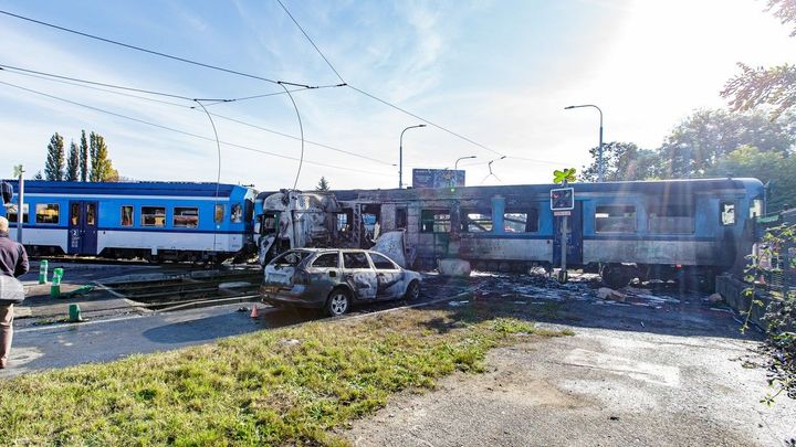 Vlakvedoucí v Olomouci zachránil život lidem v hořícím vagonu. Děkují mu i hasiči