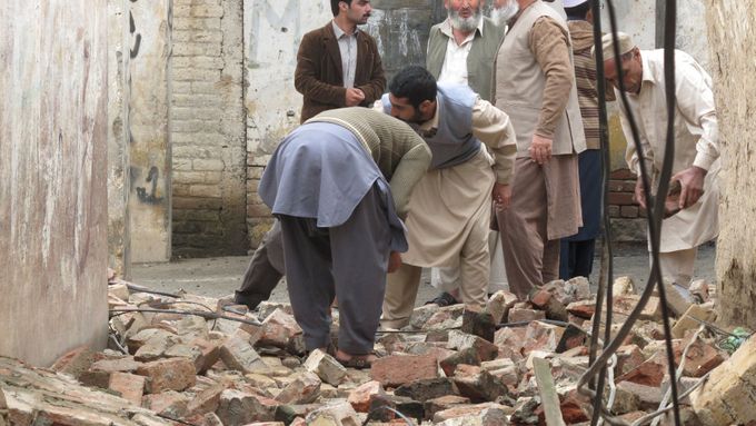 Zemětřesení zasáhlo i Pákistán.