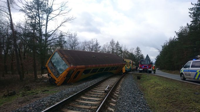 Nehoda vlaku a nákladního vozu u Staré Hutě na Příbramsku