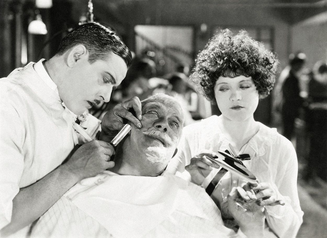 Jednorázové užití / Fotogalerie / Gillette / Před 120 lety požádal americký vynálezce King Camp Gillette o první patent na holicí strojek s vyměnitelnými čepelkami.