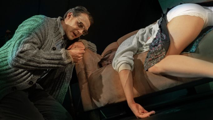 Vojtěch Dyk jako Bonsch a Tatiana Dyková v roli Kobaldové.