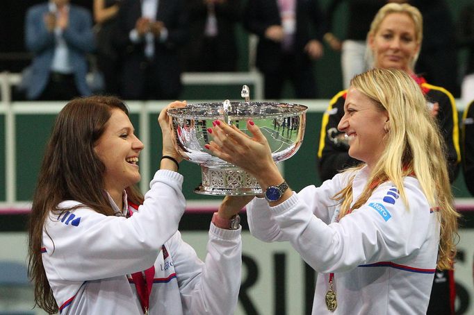 Finále Fed Cupu 2014: Český tým slaví triumf