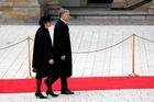 Kondolovat přišel polským představitelům státu německý prezident Horst Kohler s manželkou Evou.