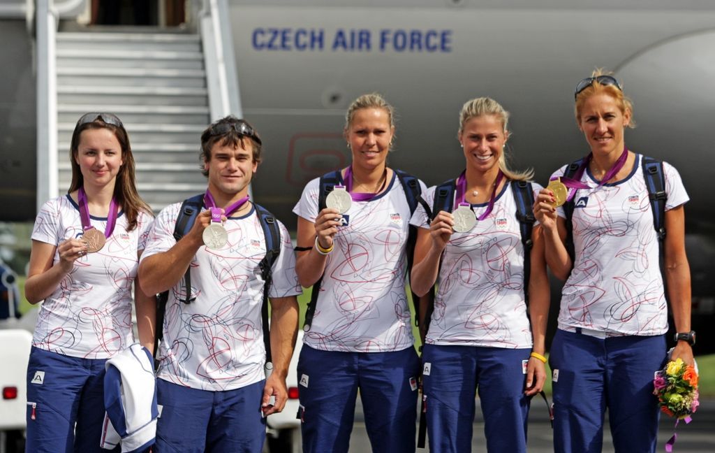 Čeští medailisté po příletu do Prahy z OH 2012 v Londýně.