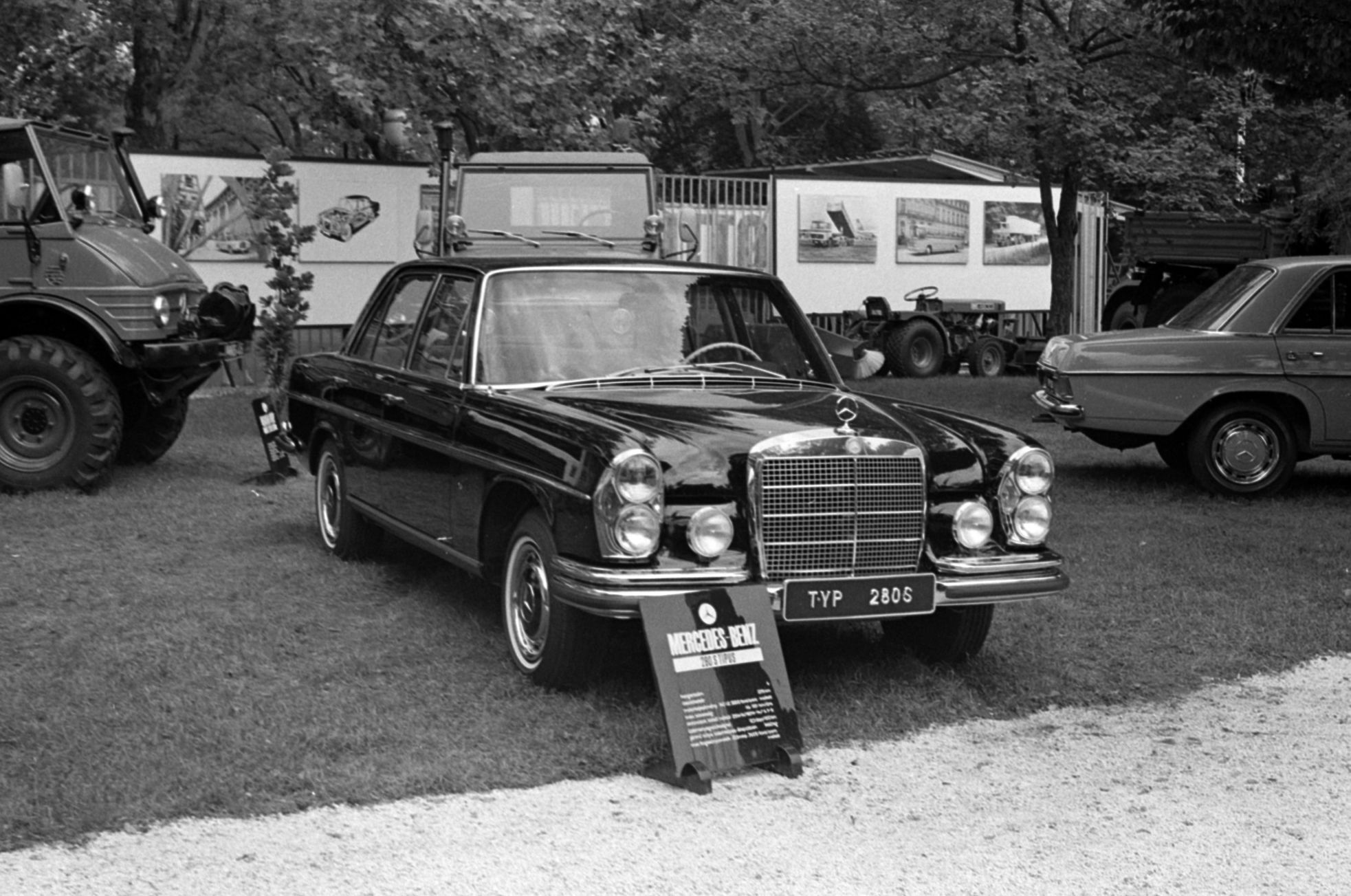 socialistické autosalony a veletrhy