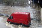 Voda zablokovala dvě silnice v Olomouckém kraji