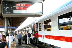 Porucha zastavila provoz na nádraží v Holešovicích