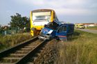 U Rumburku se srazil vlak s autem, žena nehodu nepřežila