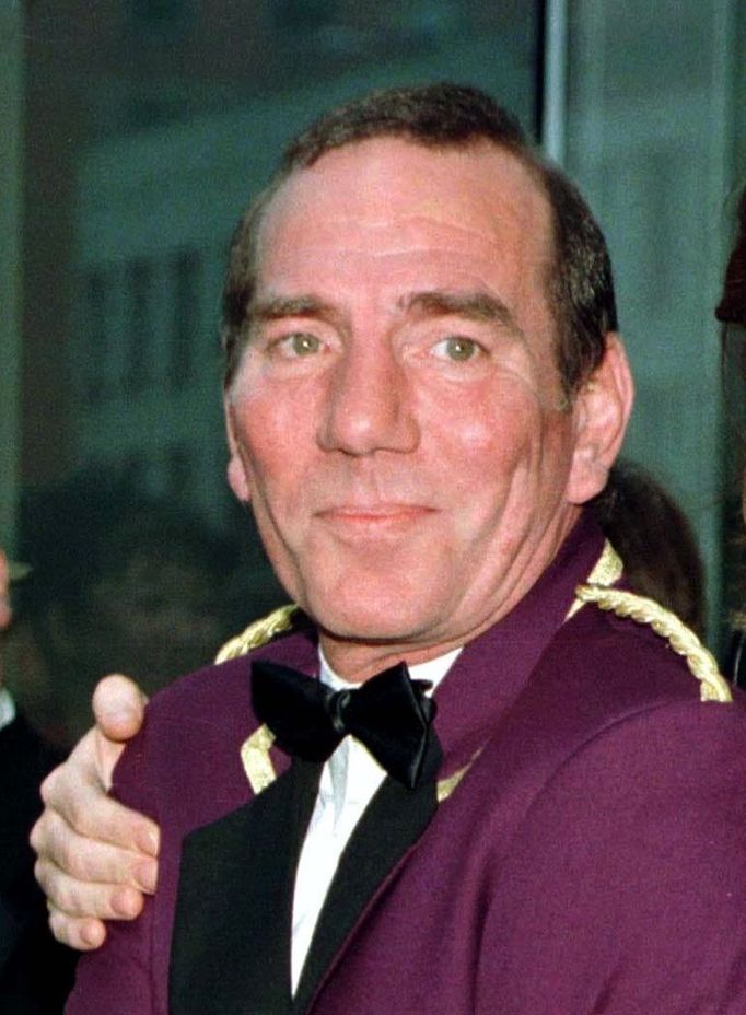 Pete Postlethwaite na archivním snímku z roku 1997.